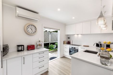 Photo of property in 3/18 Bevyn Street, Castor Bay, Auckland, 0620