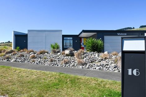 Photo of property in 16 The Fairways, Kinloch, Taupo, 3377