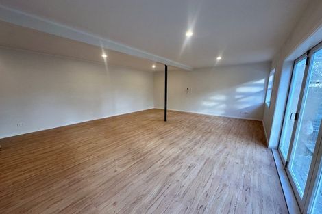Photo of property in 28 Bert Wilson Place, Cockle Bay, Auckland, 2014