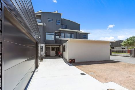 Photo of property in 2 Sandhurst Drive, Papamoa Beach, Papamoa, 3118