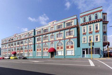Photo of property in Devonport Apartments, 42/127 Saint Aubyn Street, New Plymouth, 4310