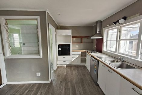 Photo of property in 14 Kokiri Street, Te Atatu South, Auckland, 0610