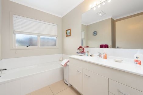 Photo of property in 59 Bridgewater Way, Pyes Pa, Tauranga, 3112