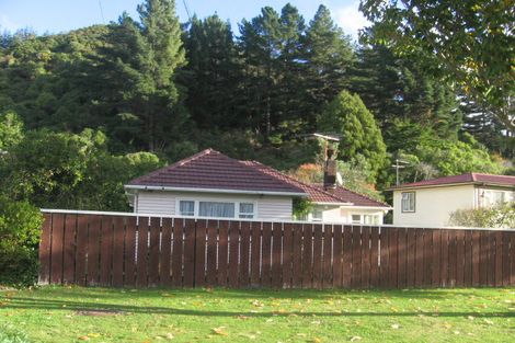 Photo of property in 104 Hine Road, Wainuiomata, Lower Hutt, 5014