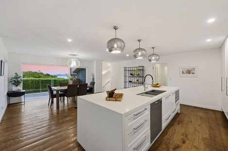 Photo of property in 24 Judkins Crescent, Cockle Bay, Auckland, 2014