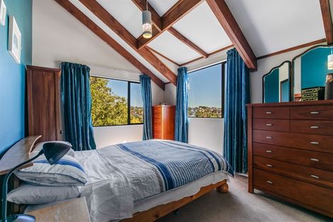 Photo of property in 2/10 Helicon Place, Totara Vale, Auckland, 0629