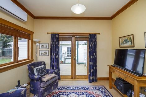 Photo of property in 10 Miro Street, Takaro, Palmerston North, 4410