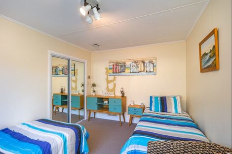 Photo of property in 22 Kent Avenue, Waitarere Beach, Levin, 5510