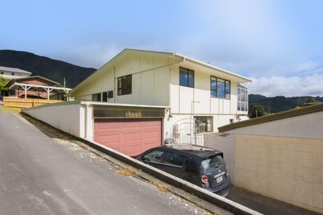 Photo of property in 73 Devon Street, Picton, 7220