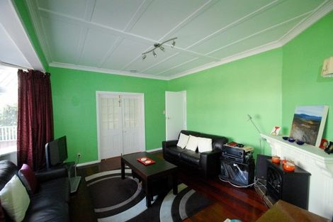 Photo of property in 52 Tio Tio Road, Miramar, Wellington, 6022