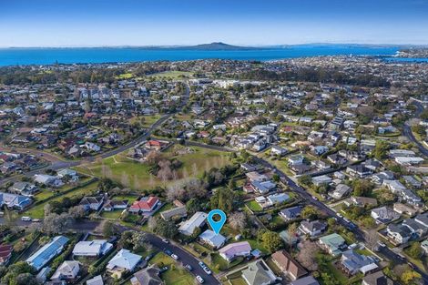 Photo of property in 9 Woodstock Road, Forrest Hill, Auckland, 0620