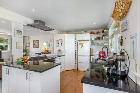 Photo of property in 145 Wellington Road, Paekakariki, 5034