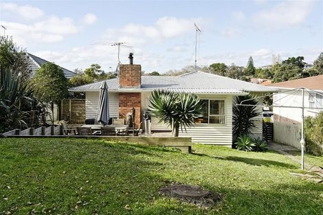 Photo of property in 18 Whittle Place, New Windsor, Auckland, 0600