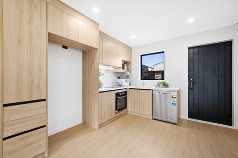 Photo of property in 1/114 Coronation Road, Hillcrest, Auckland, 0627