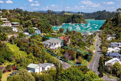 Photo of property in 9 Robertson Street, Russell, 0202