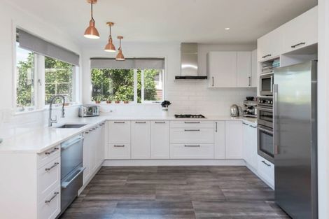 Photo of property in 12 Advene Road, Cockle Bay, Auckland, 2014