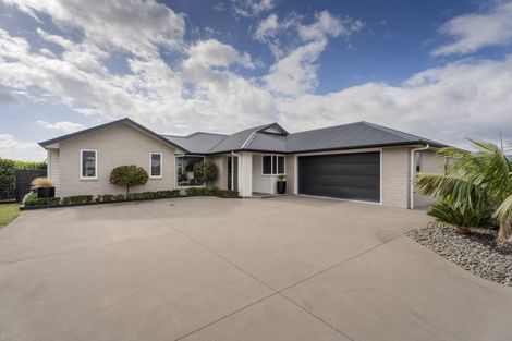 Photo of property in 134 Kupe Drive, Whitianga, 3510