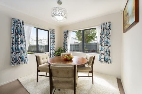 Photo of property in 6 Newfound Way, Glen Eden, Auckland, 0602