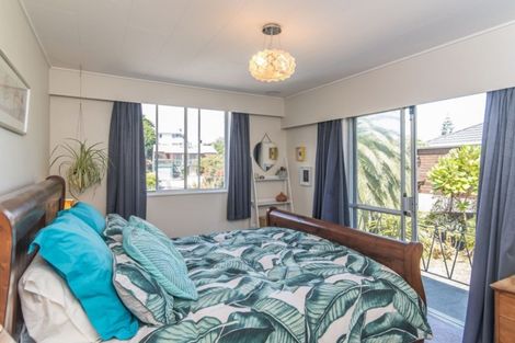 Photo of property in 9 Kaitawa Street, Waikanae Beach, Waikanae, 5036