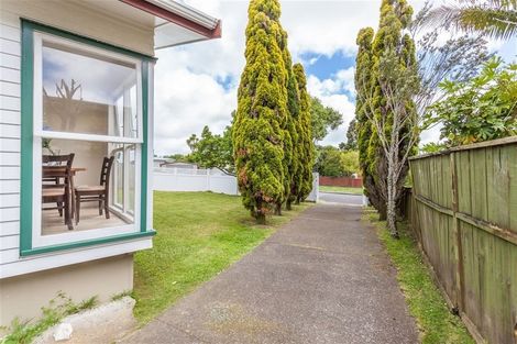 Photo of property in 21 Normandy Place, Henderson, Auckland, 0610