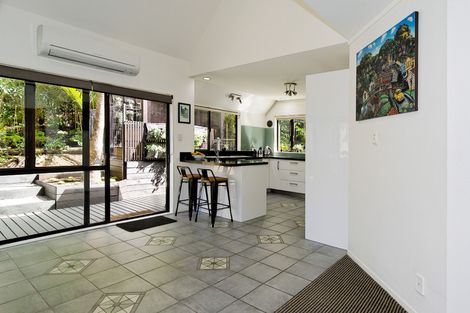 Photo of property in 272 Shaw Road, Titirangi, Auckland, 0604
