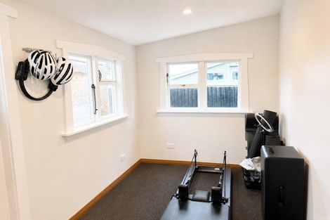Photo of property in 20 Aorangi Road, Bryndwr, Christchurch, 8053