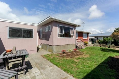 Photo of property in 4 Parsons Street, Vogeltown, New Plymouth, 4310
