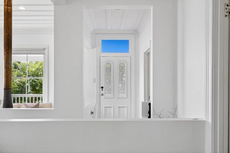 Photo of property in 1 Denholm Road, Hospital Hill, Napier, 4110