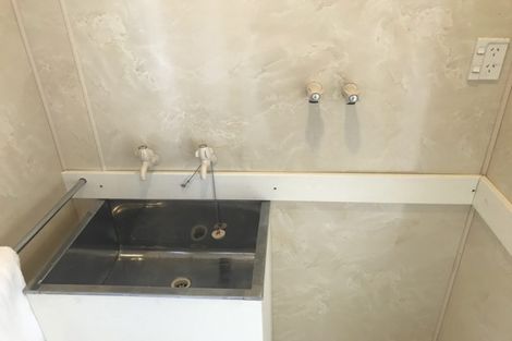 Photo of property in 3 Shepherds Road, Papakura, 2110