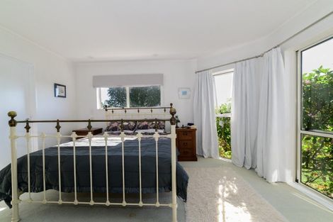 Photo of property in 54 Huia Street, Waikanae, 5036