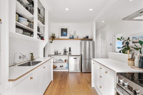 Photo of property in 1/14 Colonial Road, Birkenhead, Auckland, 0626