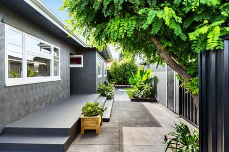 Photo of property in 15 Puketapu Road, Taradale, Napier, 4112