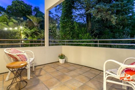 Photo of property in 2/74 Braemar Road, Castor Bay, Auckland, 0620