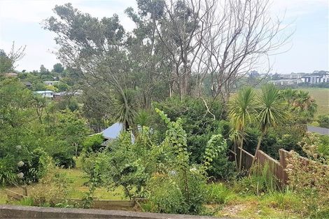 Photo of property in 52 Exmouth Road, Northcote, Auckland, 0627