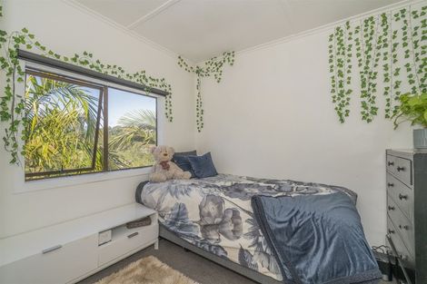 Photo of property in 2 Ridge Road, Tairua, 3508