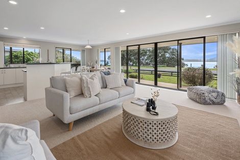 Photo of property in 209a One Tree Point Road, One Tree Point, 0118