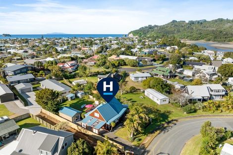 Photo of property in 127 Mckellar Place, Whangamata, 3620