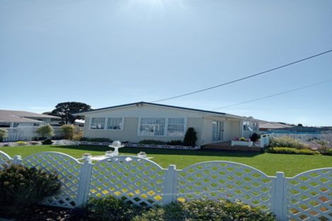 Photo of property in 11 Iredale Road, Hawera, 4610