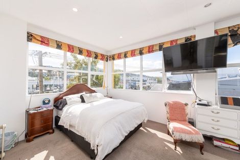 Photo of property in 233 Riddiford Street, Newtown, Wellington, 6021