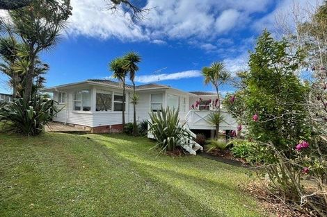 Photo of property in 15 Agincourt Street, Glenfield, Auckland, 0629