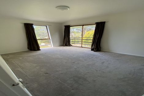 Photo of property in 2/13 Saddleback Rise, Murrays Bay, Auckland, 0630