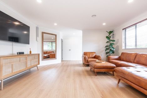 Photo of property in 1/10 Abergeldie Way, Cambridge, 3434