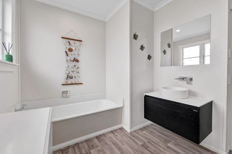 Photo of property in 140 Miranda Street, Stratford, 4332