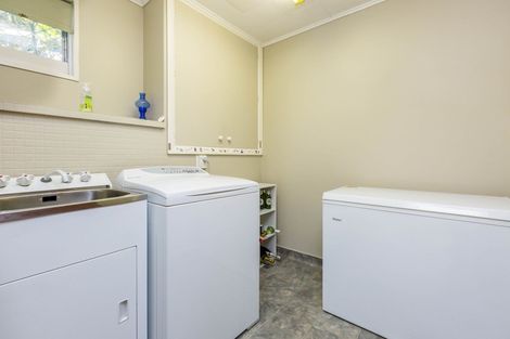 Photo of property in 72 Blue Mountains Road, Pinehaven, Upper Hutt, 5019