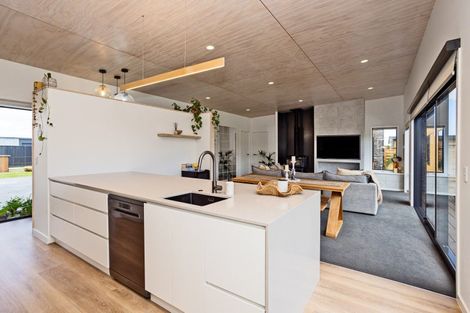 Photo of property in 22 Glenda Place, Seaward Bush, Invercargill, 9812