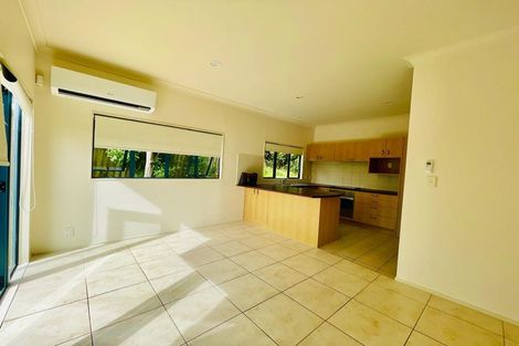 Photo of property in 1/5 Carole Crescent, Pakuranga, Auckland, 2010