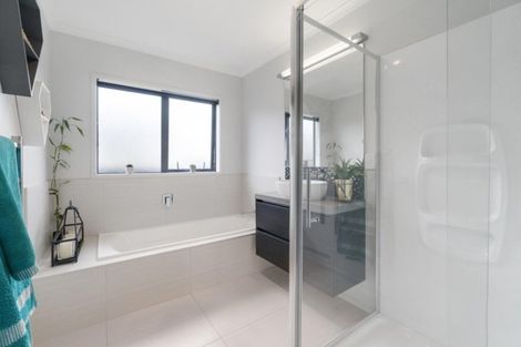 Photo of property in 94 Tapu Road, Huapai, Kumeu, 0810