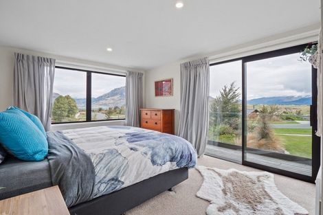 Photo of property in 35 Jacks Point Rise, Jacks Point, Queenstown, 9371