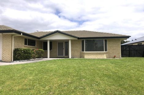 Photo of property in 19 Cairns Crescent, Rototuna, Hamilton, 3210