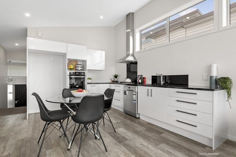 Photo of property in 86a Thurleigh Grove, Karori, Wellington, 6012